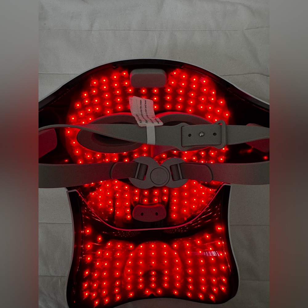 LED Face Mask Therapy, Halo - Picture 4 of 8